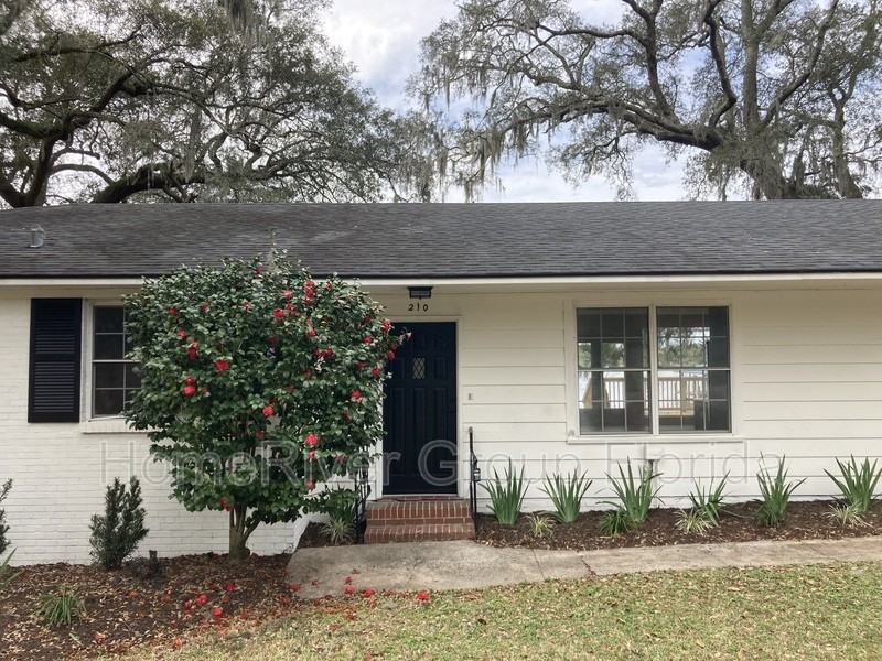 210 Noble Cir W - Photo 2 of 27