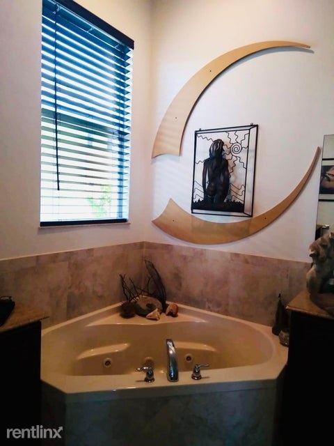 3612 Grove Ct - Photo 3 of 14