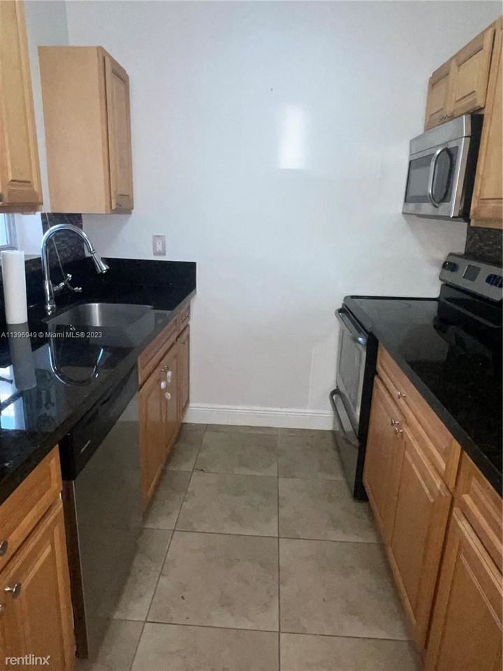 1365 Ne 140th St - Photo 2 of 15