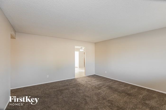 3123 S George Dr - Photo 3 of 15