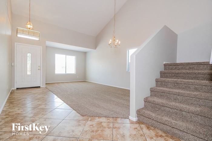 3256 W Huntington Dr - Photo 3 of 15