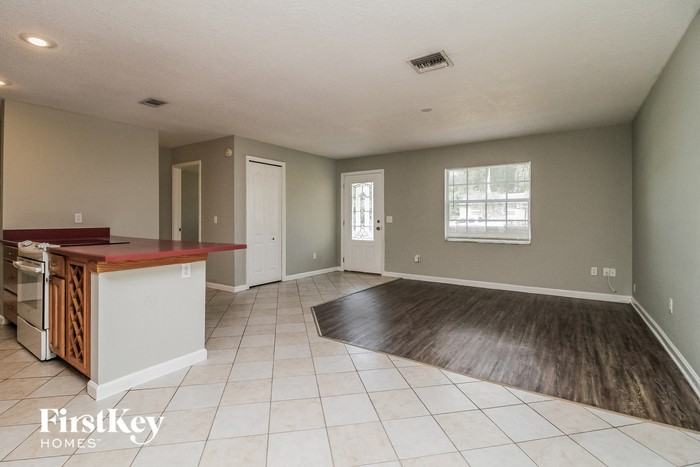 866 Tangelo Ave - Photo 3 of 15