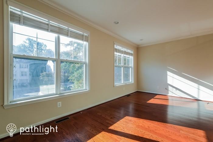 43071 Autumnwood Sq - Photo 2 of 19