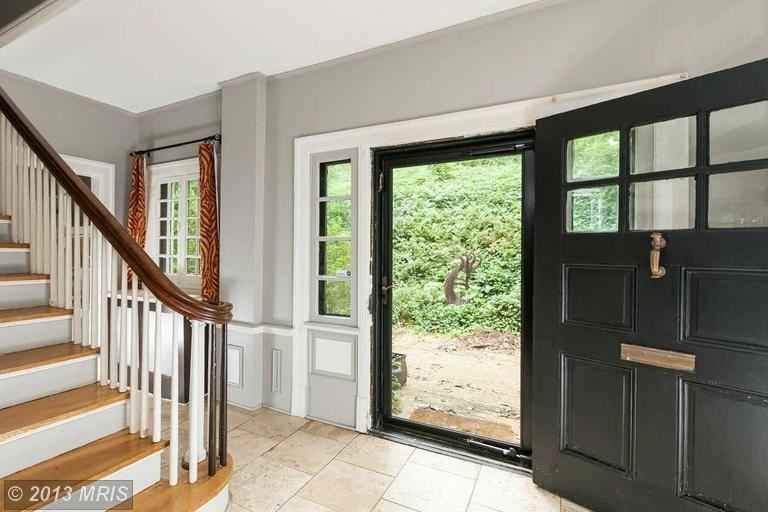 220 Longwood Rd - Photo 2 of 27