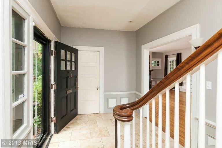 220 Longwood Rd - Photo 3 of 27