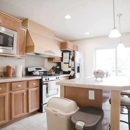 914 Center Street - Photo 2 of 11