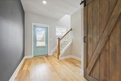 444 Beacon Ridge Blvd - Photo 2 of 33