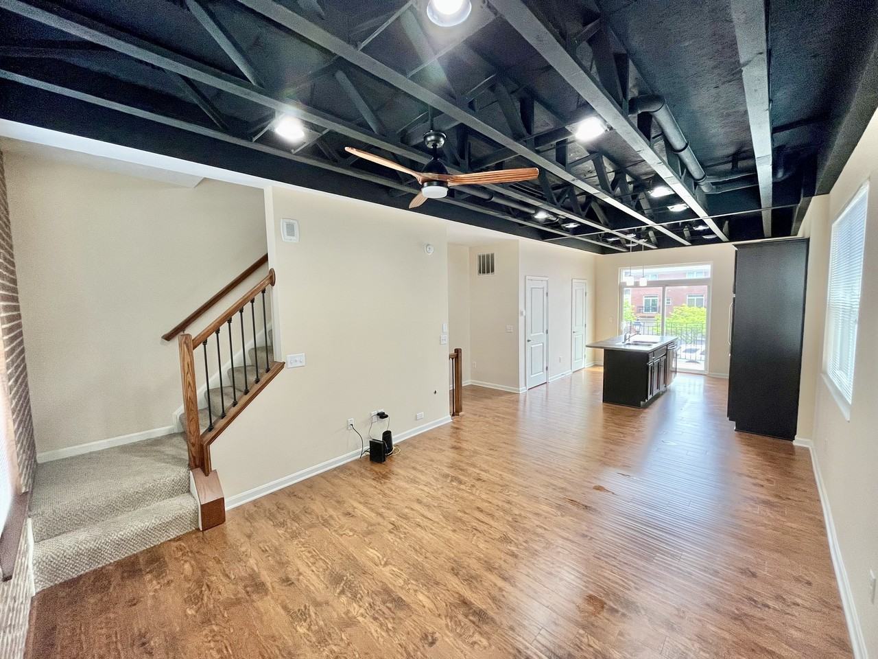 208 Harries St #208 - Photo 2 of 10