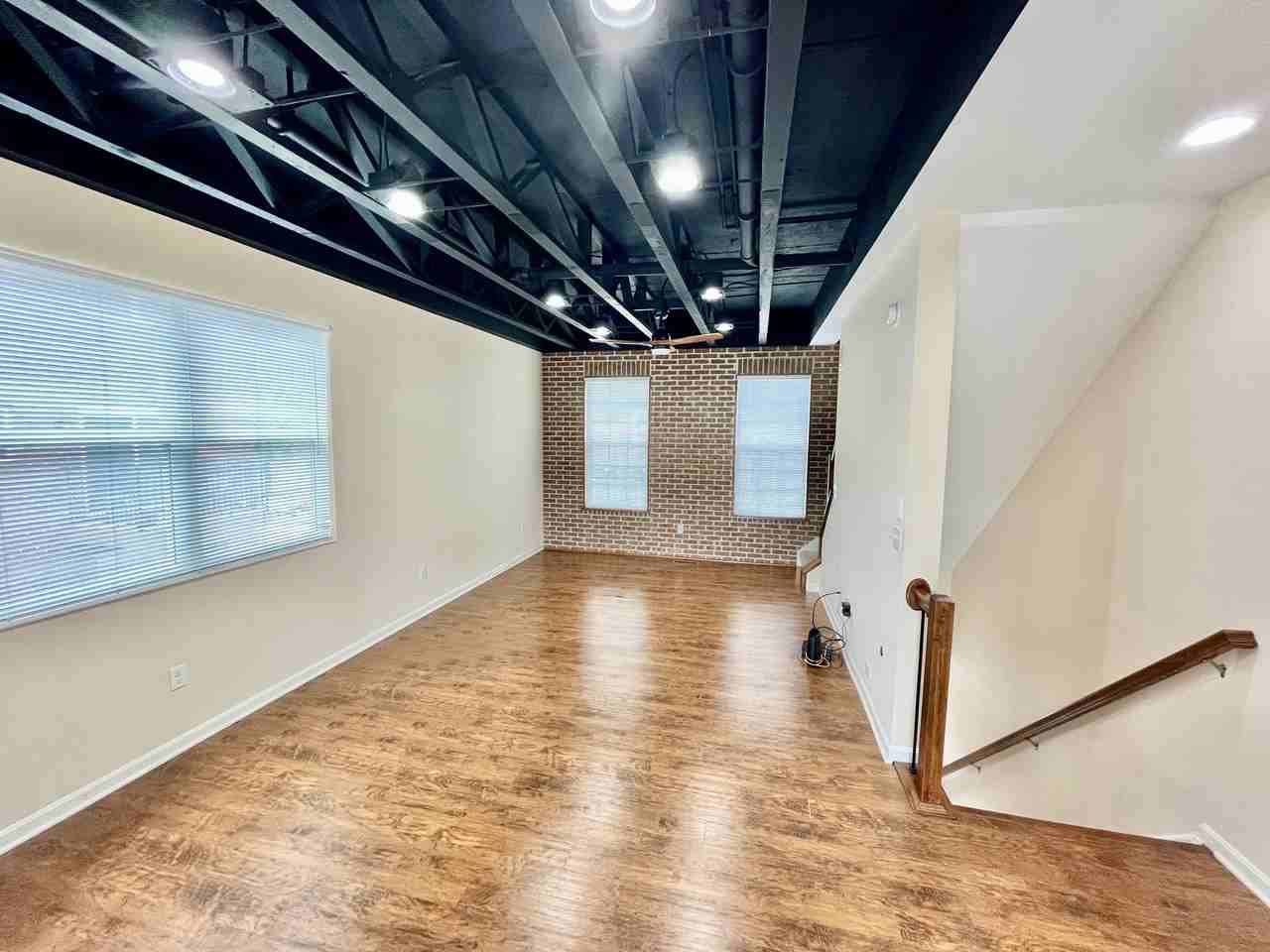 208 Harries St #208 - Photo 3 of 10