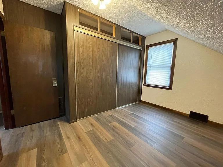 105 S Thornwood Ave #NA - Photo 2 of 13
