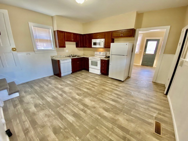 2705 W Maryland St #1 - Photo 3 of 13