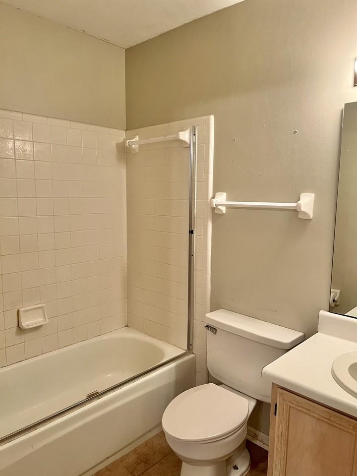3011 Richview Park Cir S #1 - Photo 2 of 13