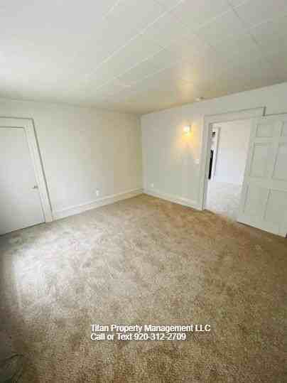 527 Merritt Ave #2 - Photo 5 of 15