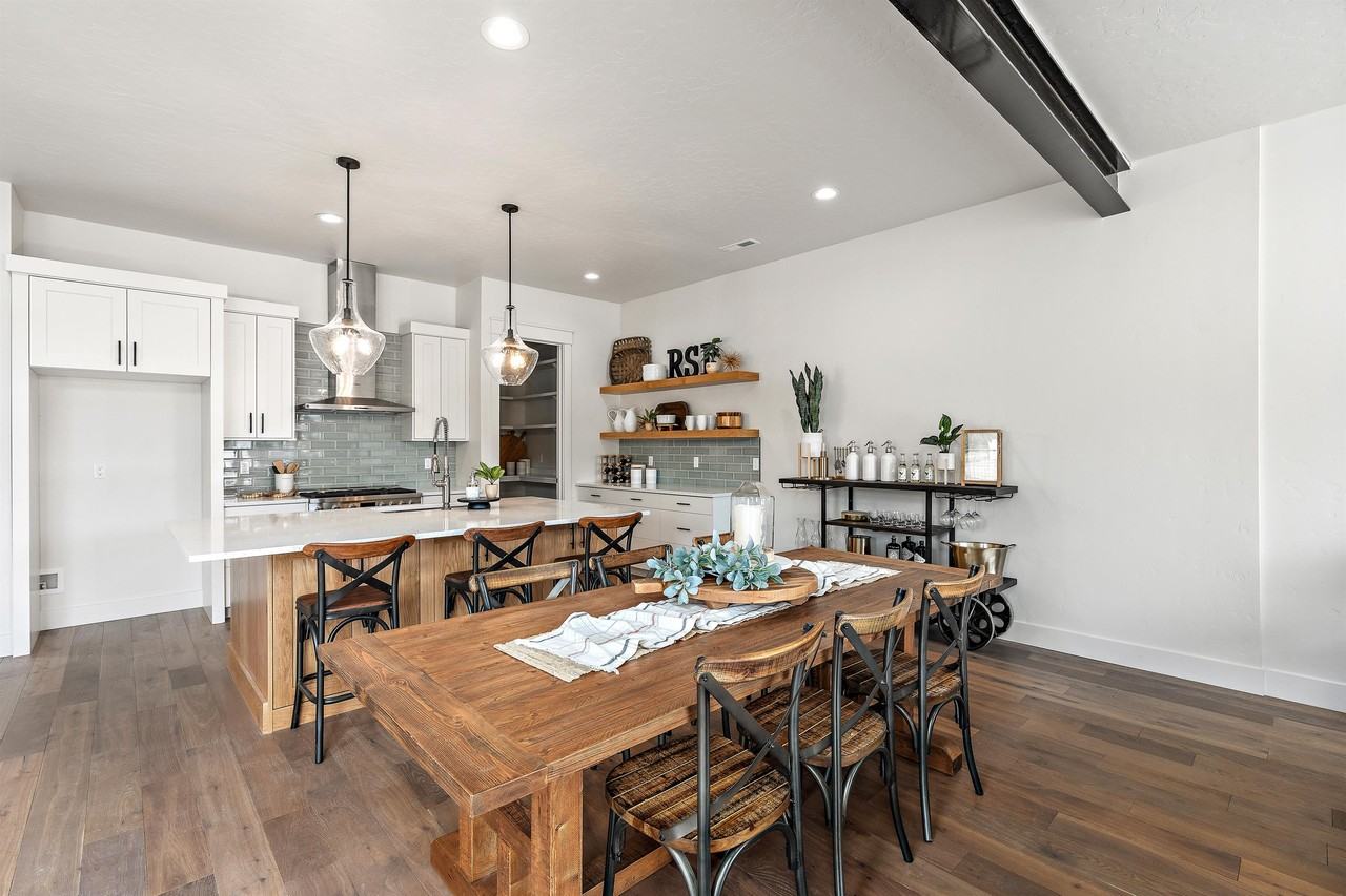 2500 W Iron Coop St #1 - Photo 4 of 32