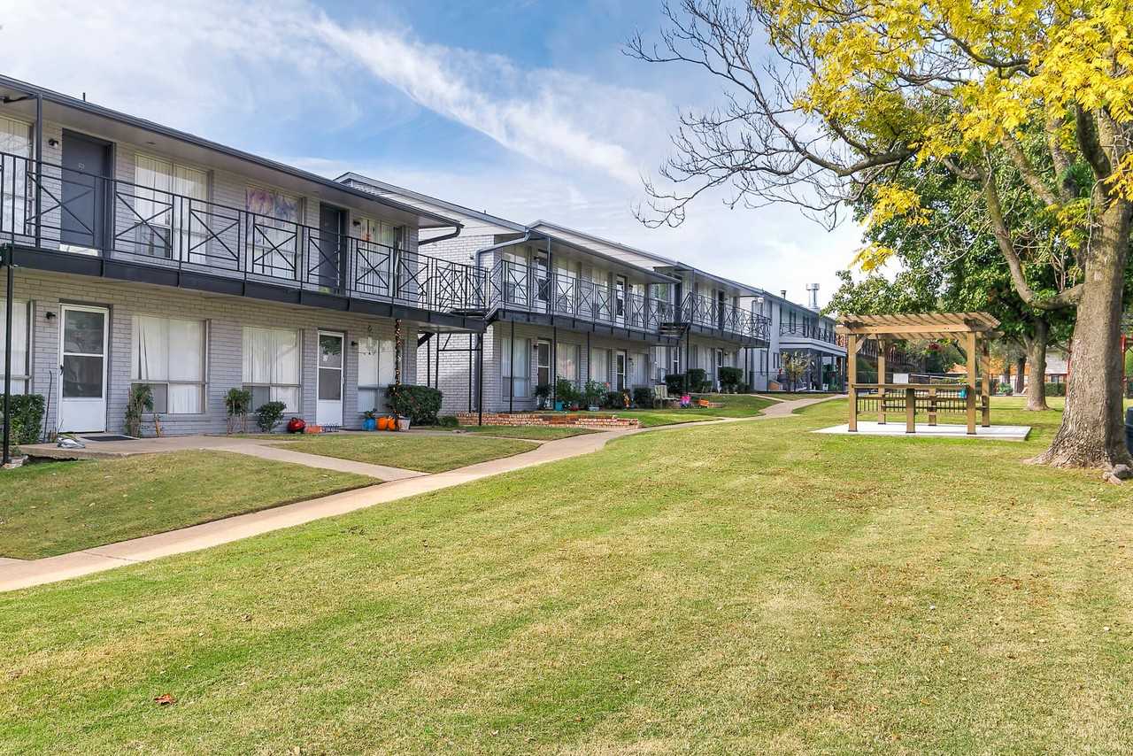 Meridian Mansions - Photo 2 of 14