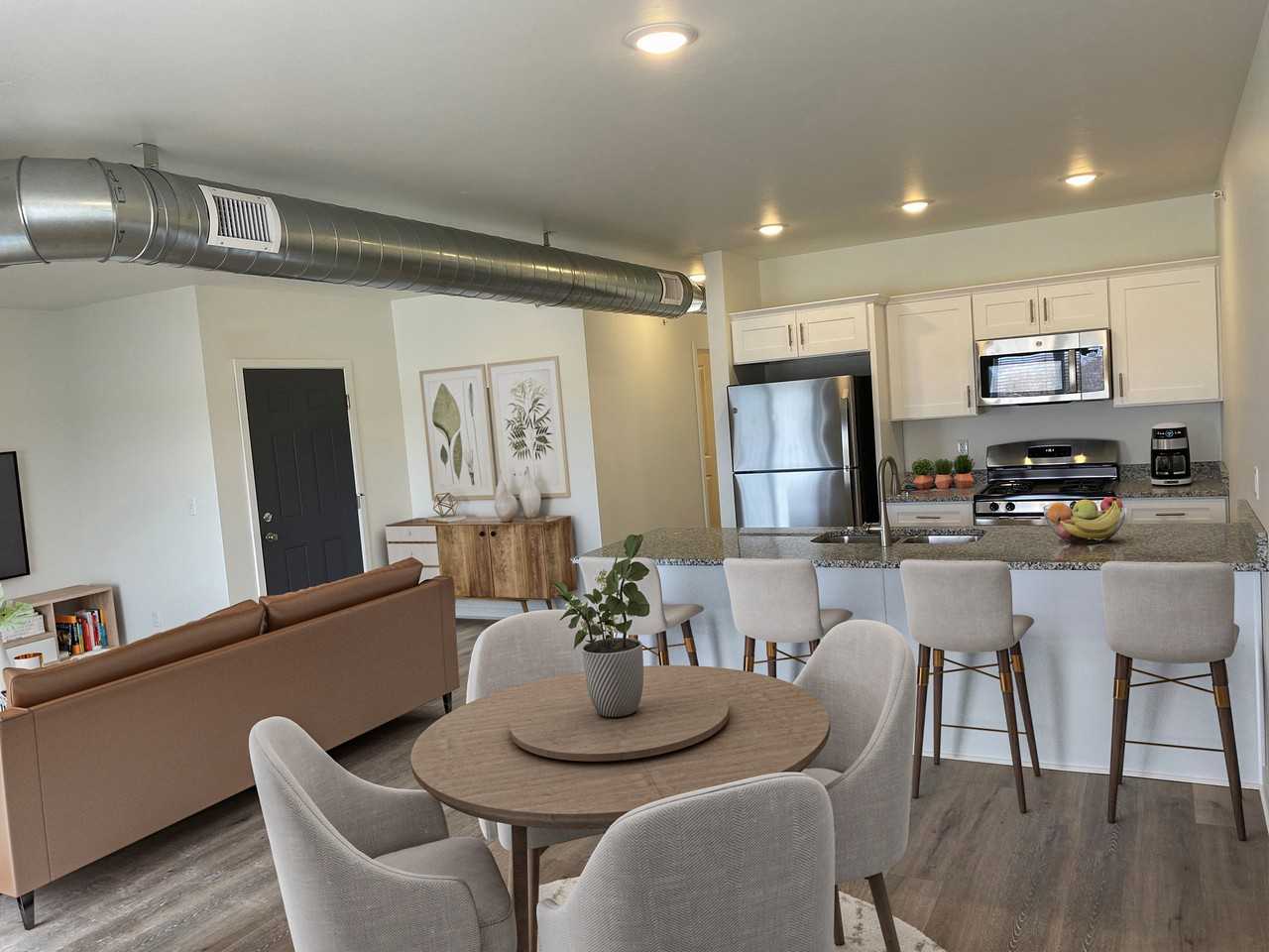 Elmwood Lake Apartments - Photo 4 of 40