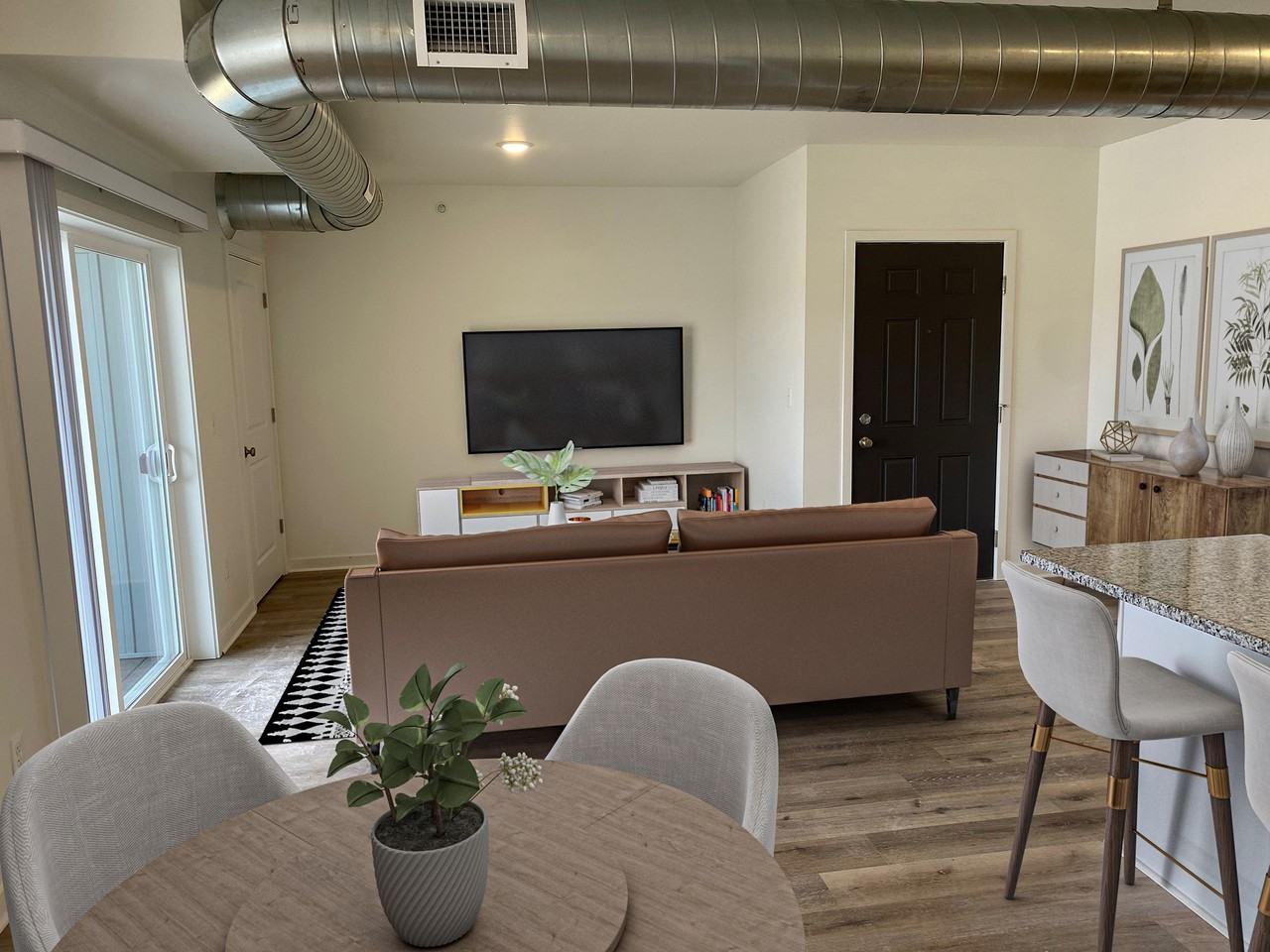 Elmwood Lake Apartments - Photo 5 of 40