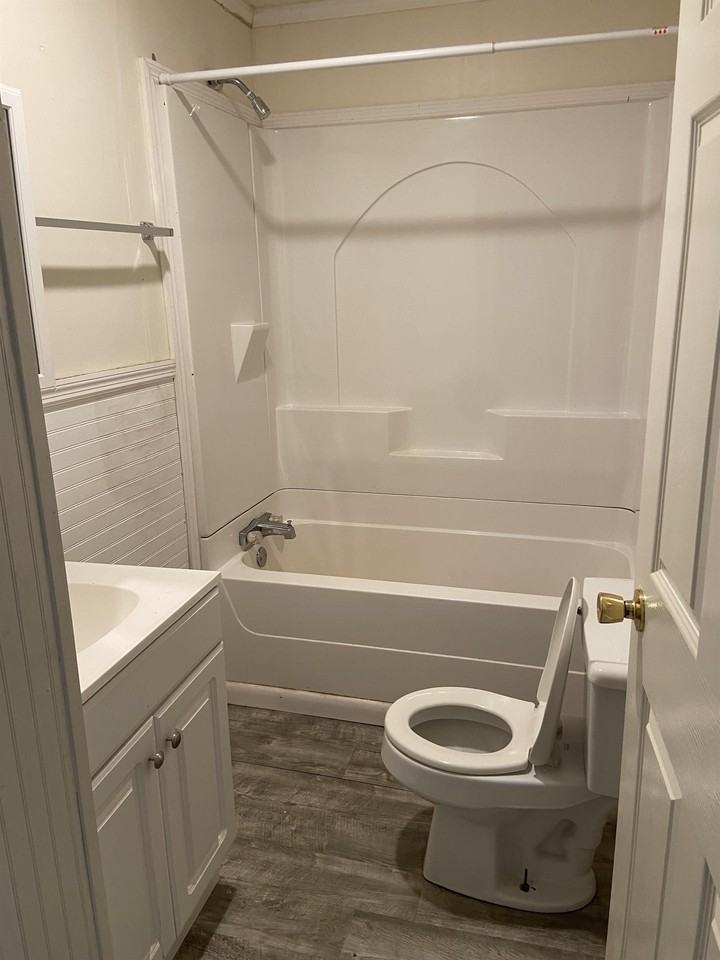 2550 Loch Laurel Rd #1 - Photo 4 of 9
