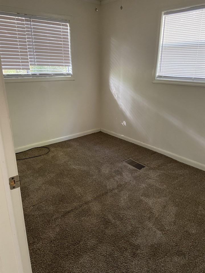 2550 Loch Laurel Rd #1 - Photo 7 of 9