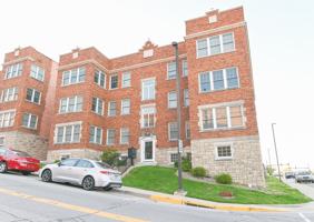 featured image of 323 Washington St #101