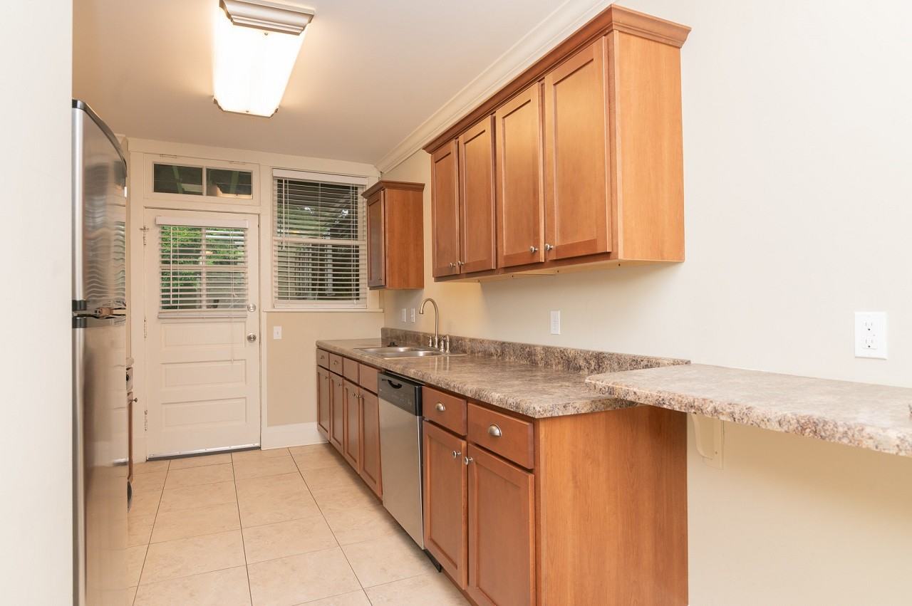 323 Washington St #101 - Photo 3 of 20