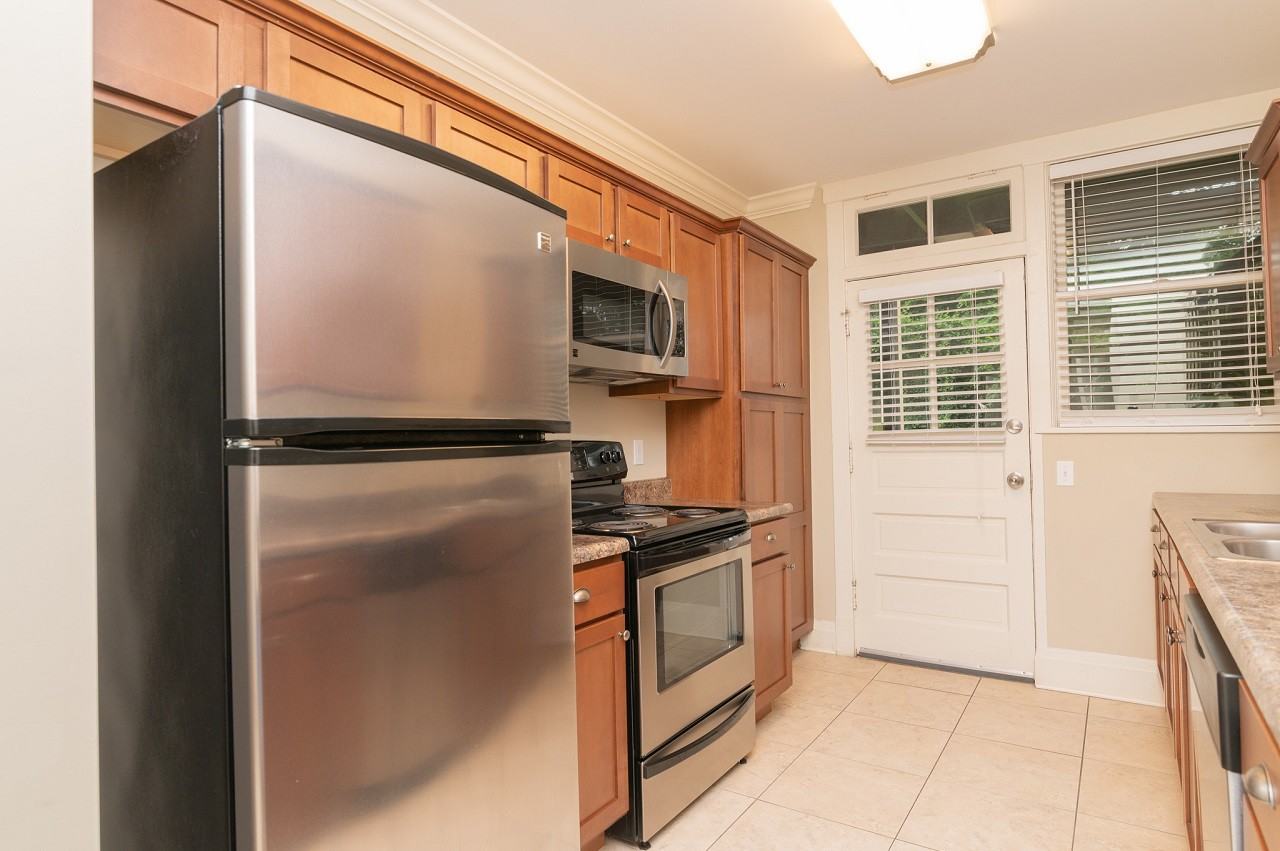 323 Washington St #101 - Photo 4 of 20