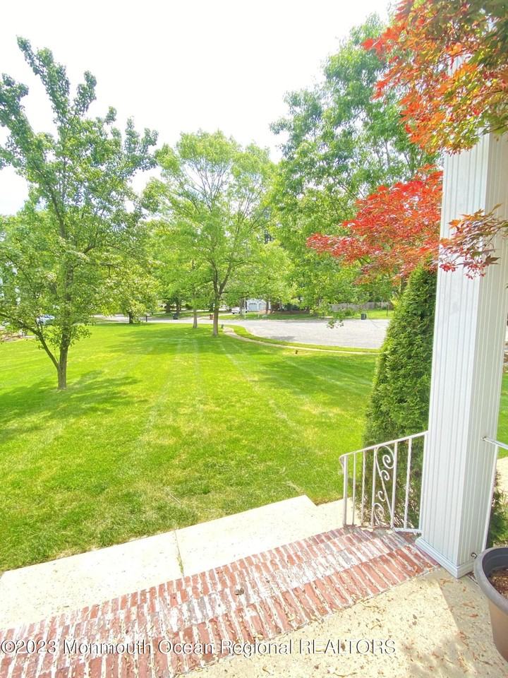 52 Yorke Ct - Photo 3 of 40