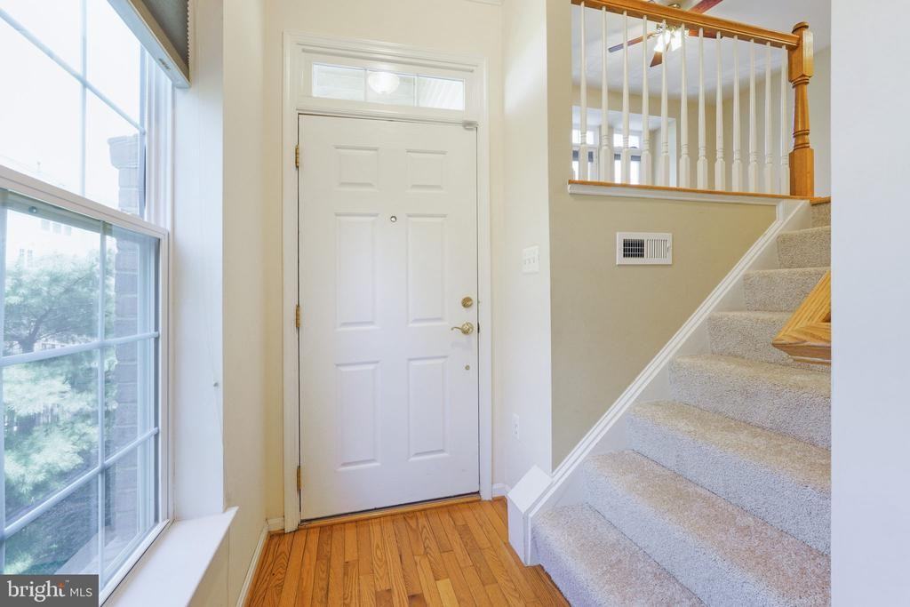 24752 Clock Tower Sq - Photo 3 of 37