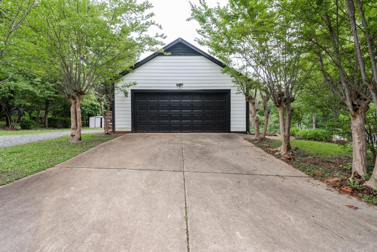 8413 Woodford Bridge Dr #1 - Photo 3 of 41