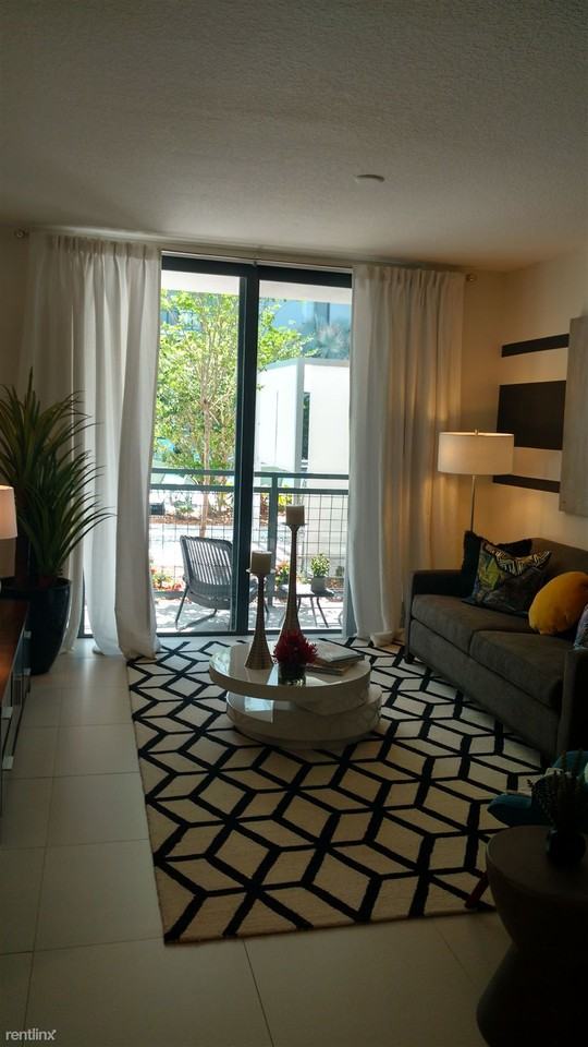 1208 E Kennedy Blvd - Photo 2 of 3