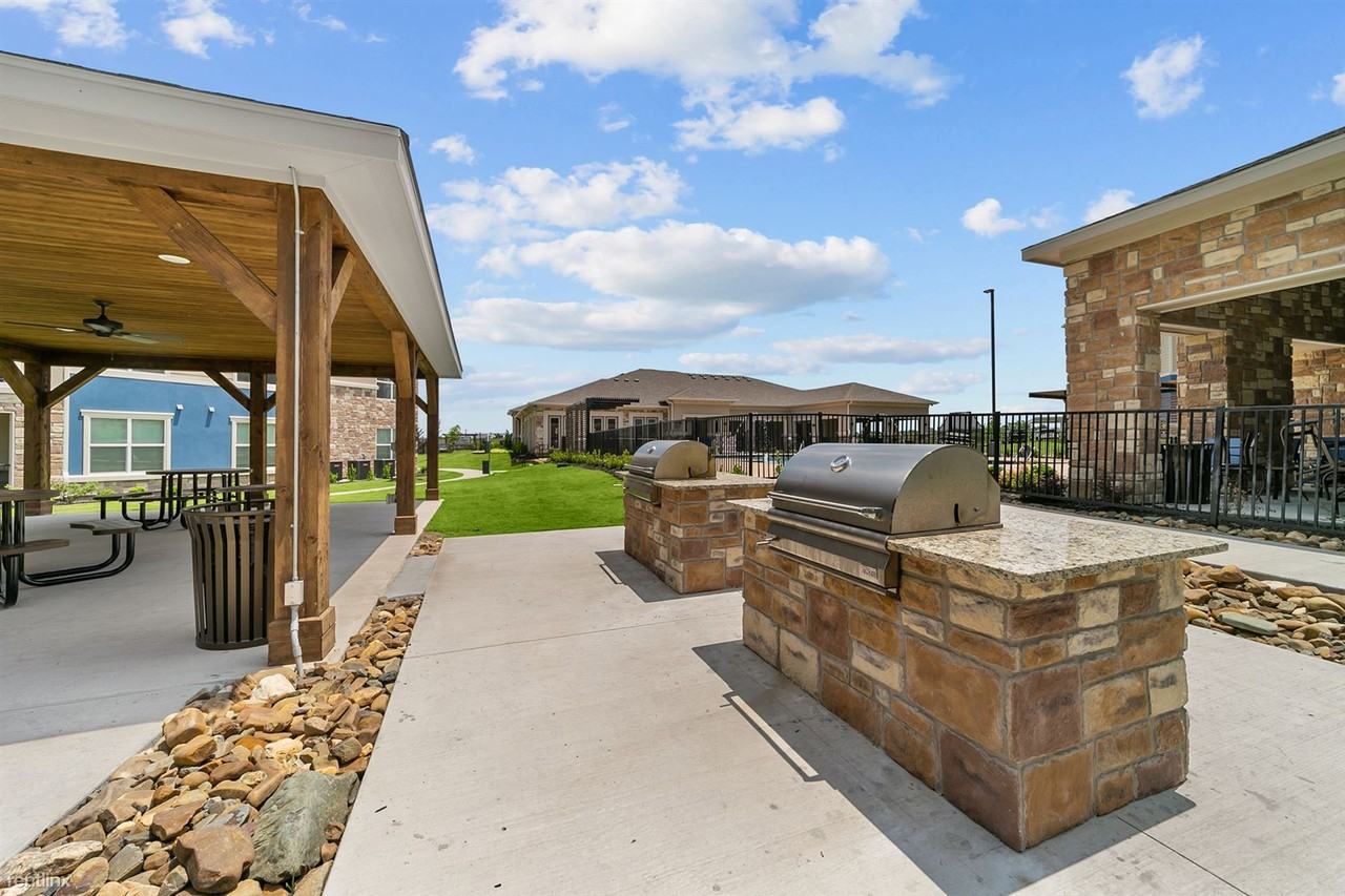 Cross Timbers - Photo 3 of 35