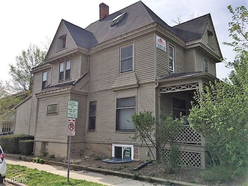 20 N Summit St - Photo 3 of 35