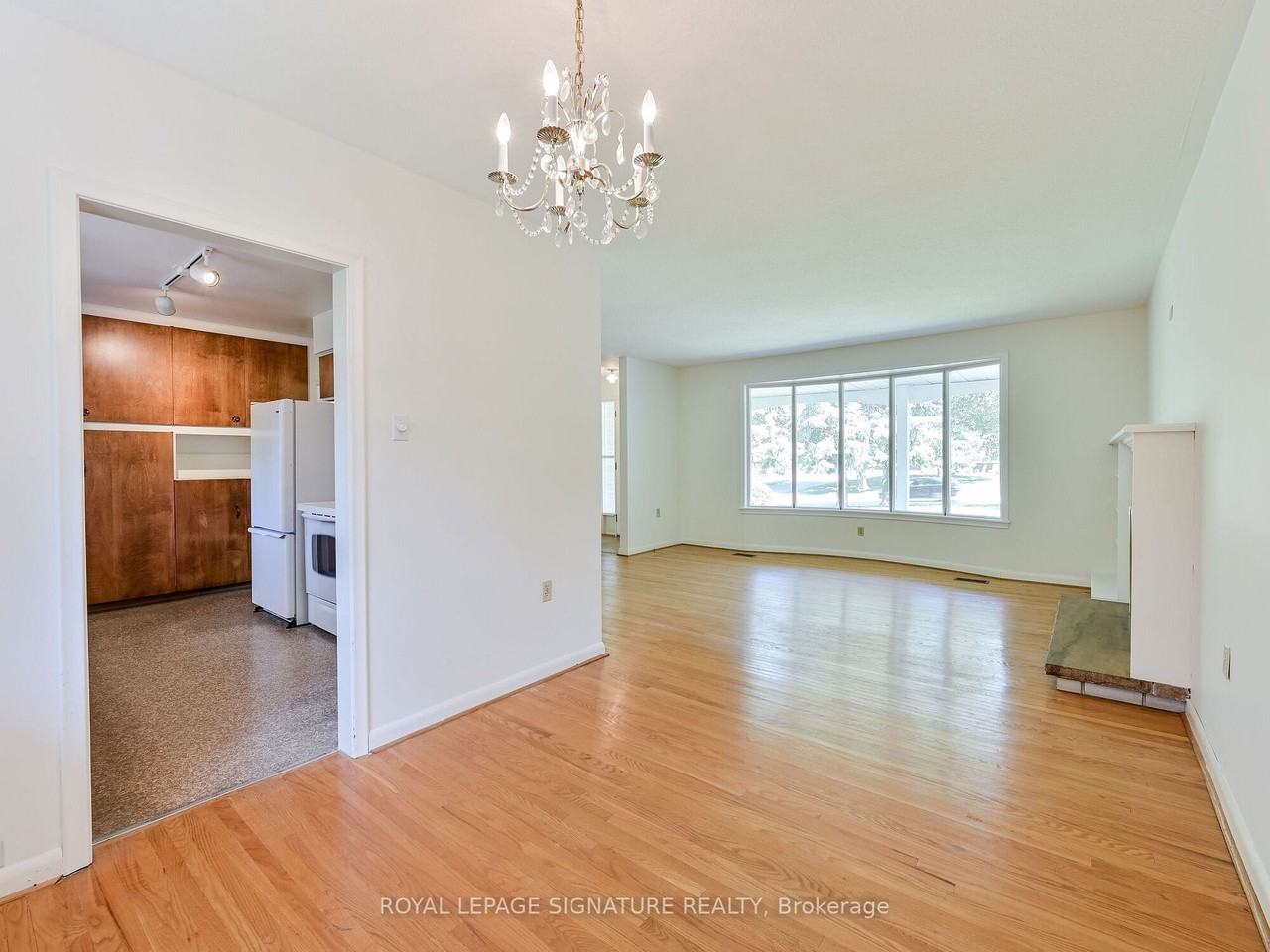 986 Srigley Street #None - Photo 2 of 6