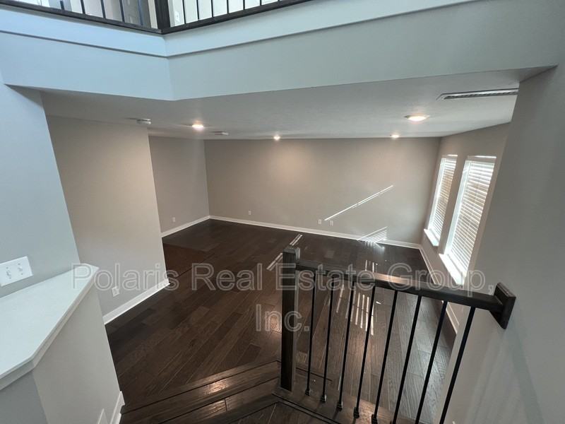 329 Wakefield Way - Photo 2 of 19