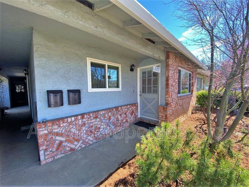 1177 Phyllis Ave - Photo 2 of 20