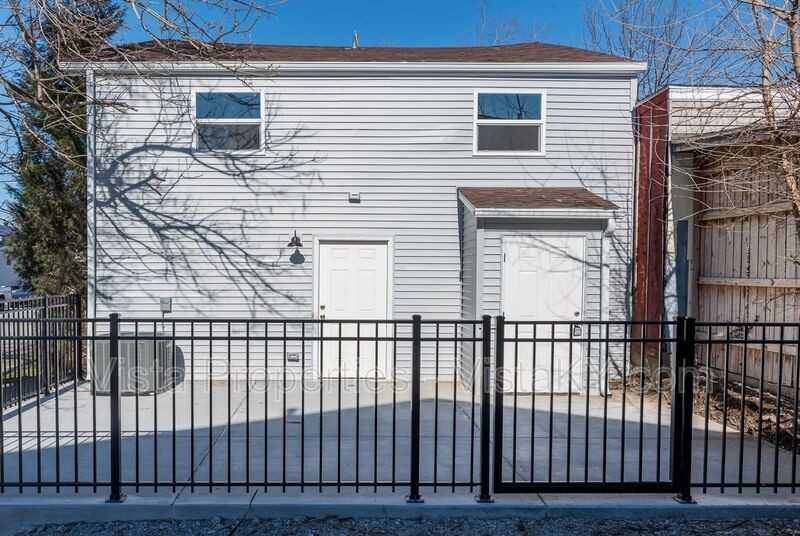 1101 Goss Ave #C - Photo 2 of 29