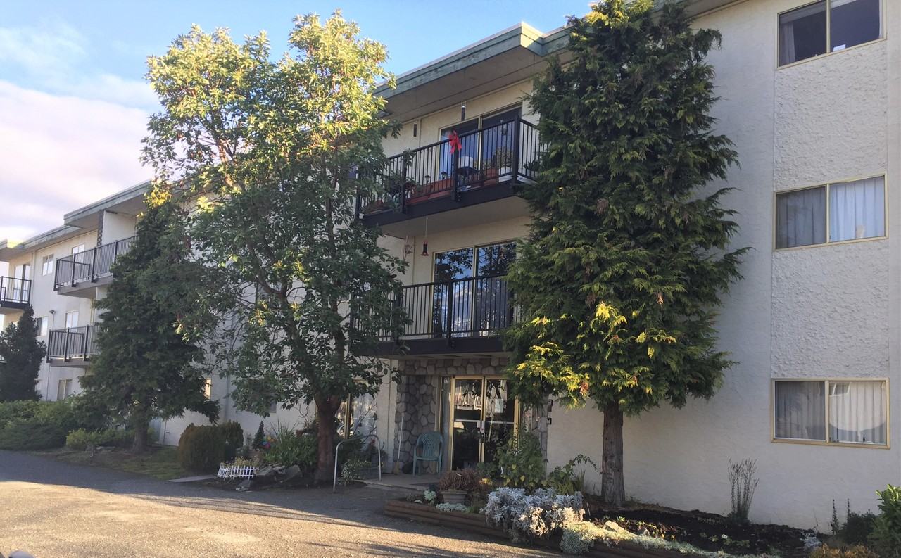 Sidney Villa 2360 Henry Avenue 206, Sidney, BC V8L 2B5 Apartment