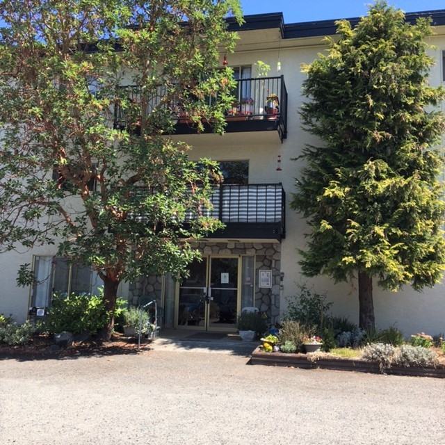 Sidney Villa - Photo 2 of 2