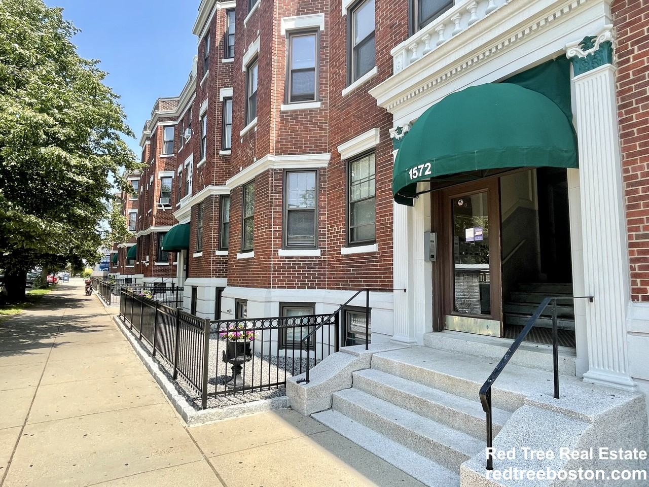 1572 Commonwealth Ave #3 - Photo 6 of 12