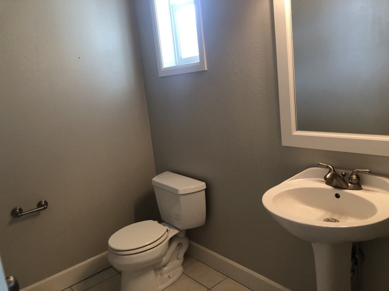 1035 Sw Crestview St #NA - Photo 2 of 18