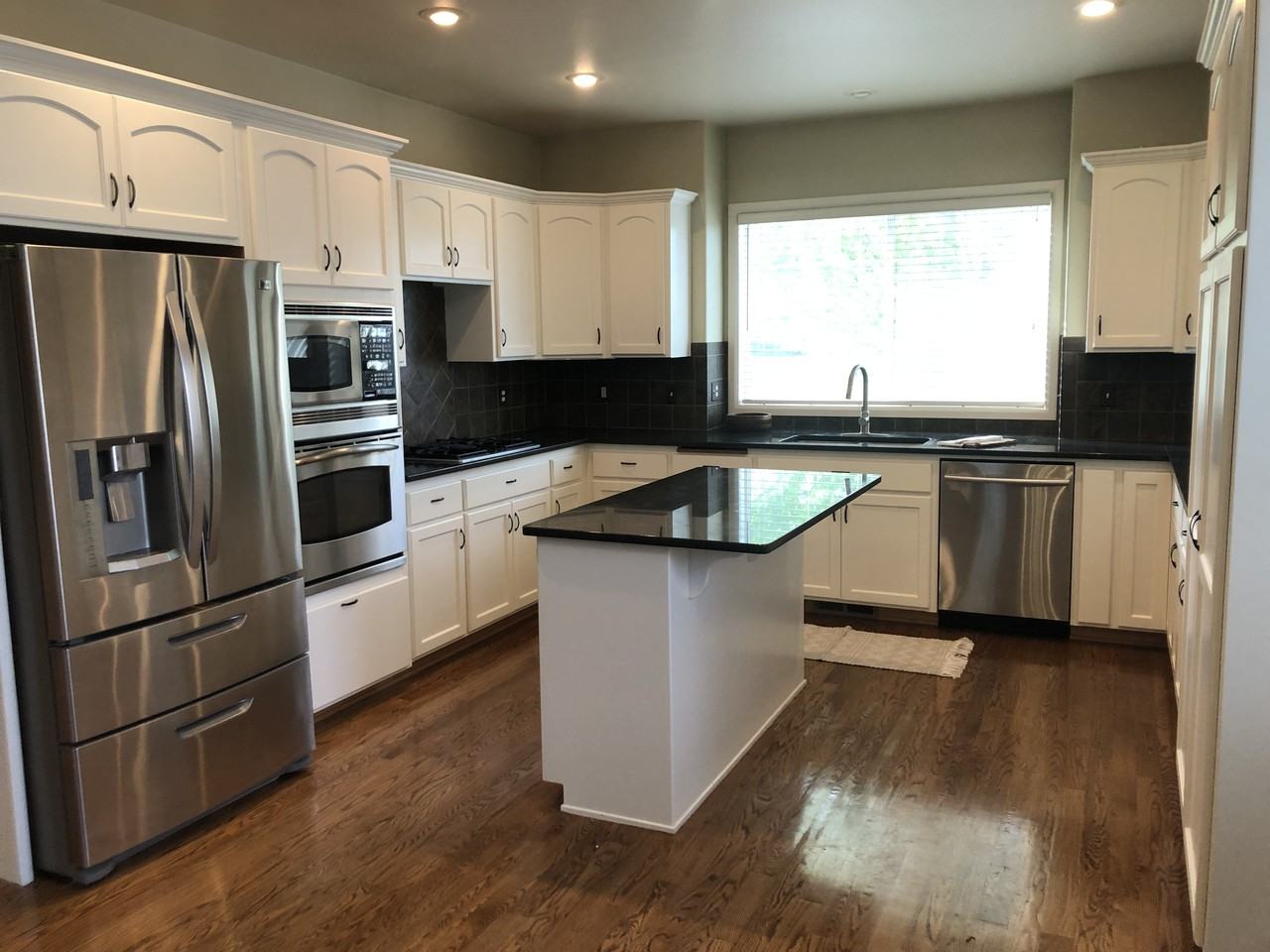 1035 Sw Crestview St #NA - Photo 3 of 18