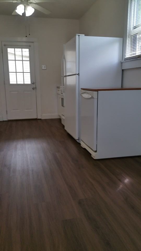 200 Cleveland St #NA - Photo 3 of 7