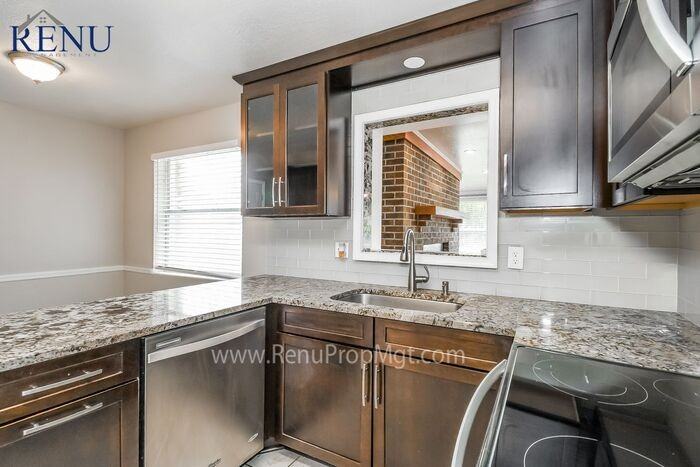 6418 Bayfield Dr - Photo 3 of 18