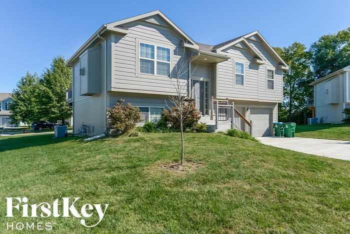 11117 Highview Rd - Photo 2 of 15