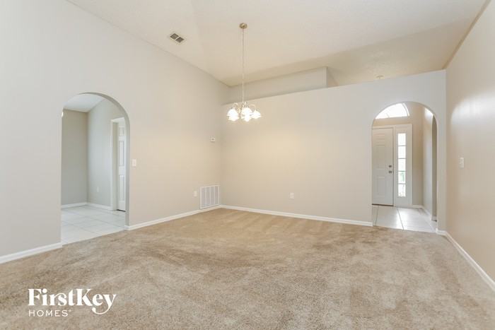 818 Lake Doe Blvd - Photo 3 of 15