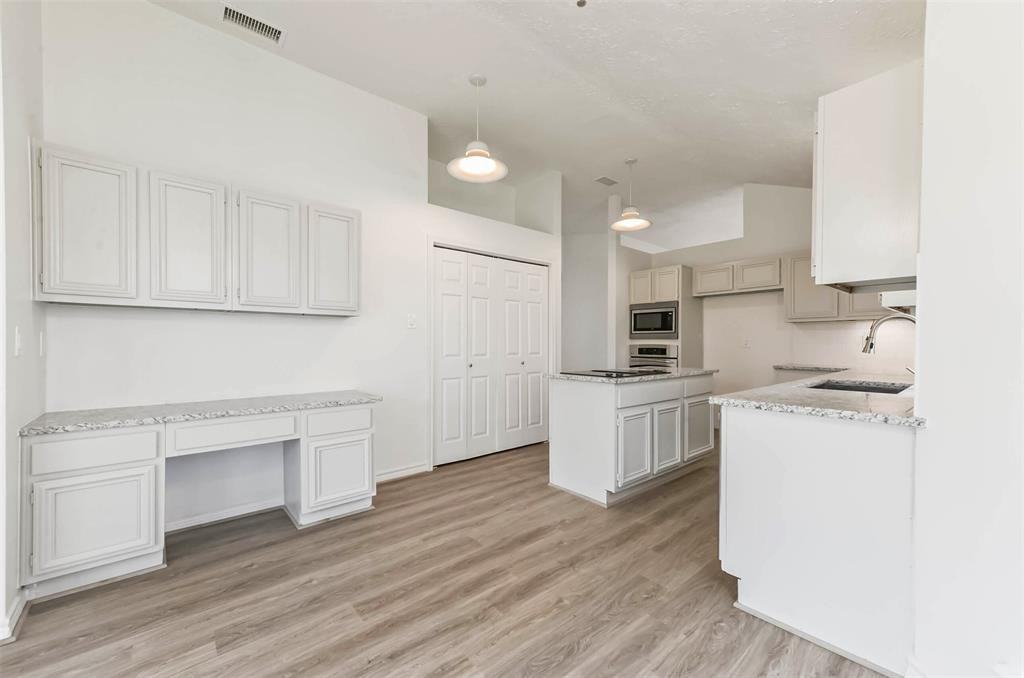 3039 Ashford Park Drive - Photo 2 of 6