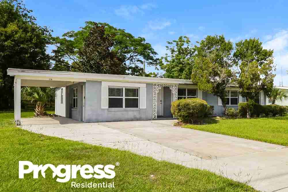 2210 Beatrice Dr - Photo 3 of 16