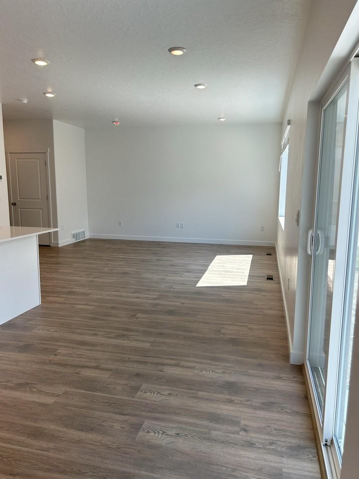 613 N Pear Dr #1 - Photo 3 of 27