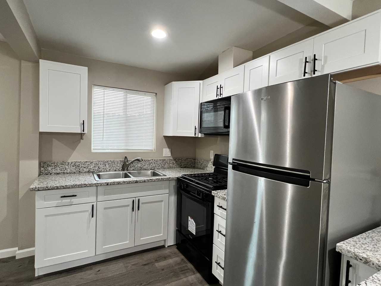 4674 Fleming Way #B - Photo 3 of 7