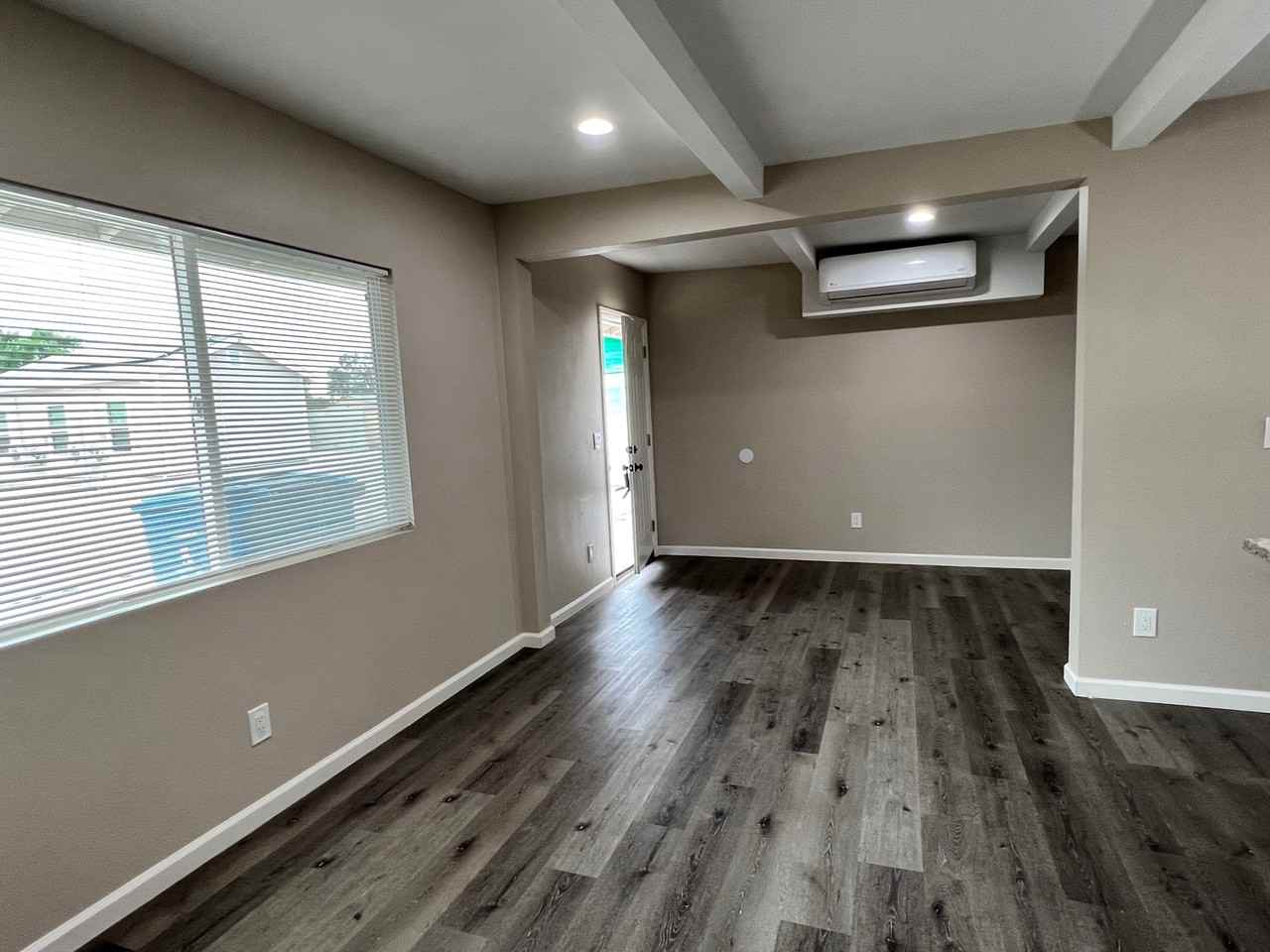 4674 Fleming Way #B - Photo 4 of 7